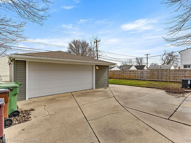 13367 Fordline St — Photo 27