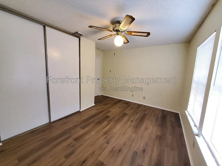 8219 Sunshine Trail Dr — Photo 21