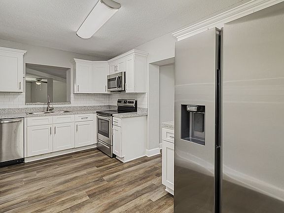 4th image of 503 Norfolk Cir