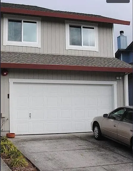 18 Regents Cir — Photo 2