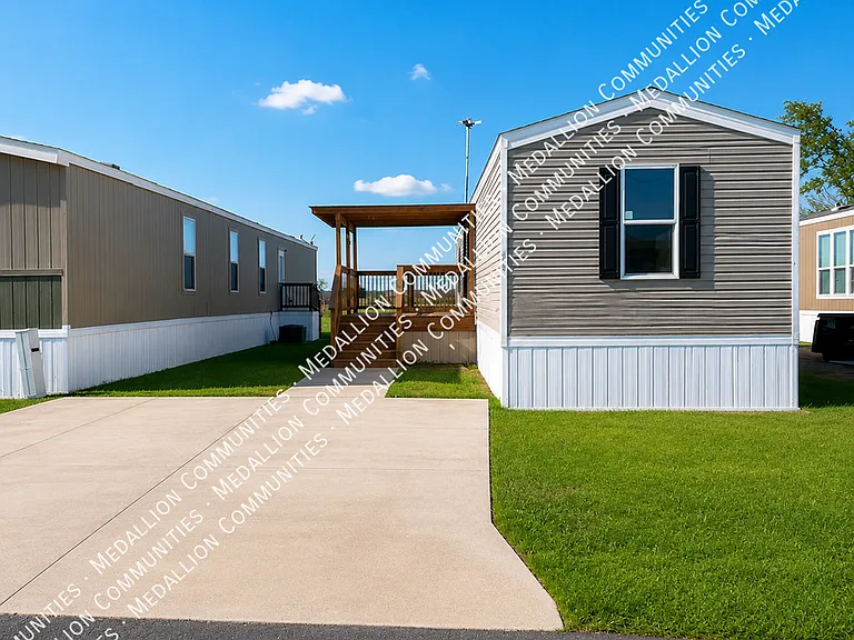 246 Grove Ln — Photo 1