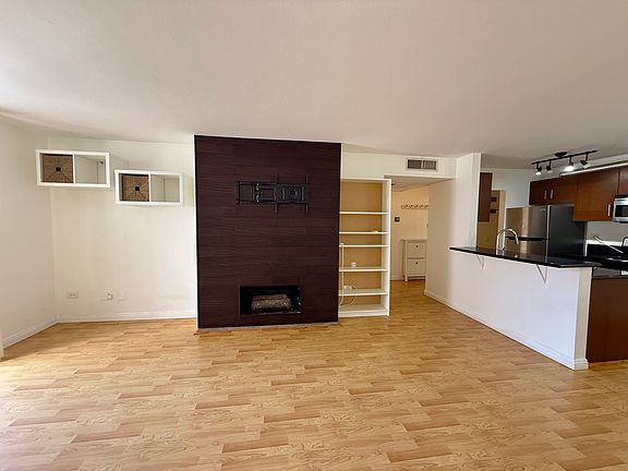3rd image of 421 S La Fayette Park Pl APT 615