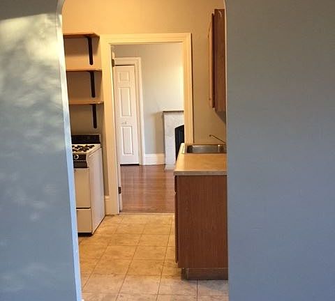 3rd image of 1509 Westminster St APT 1