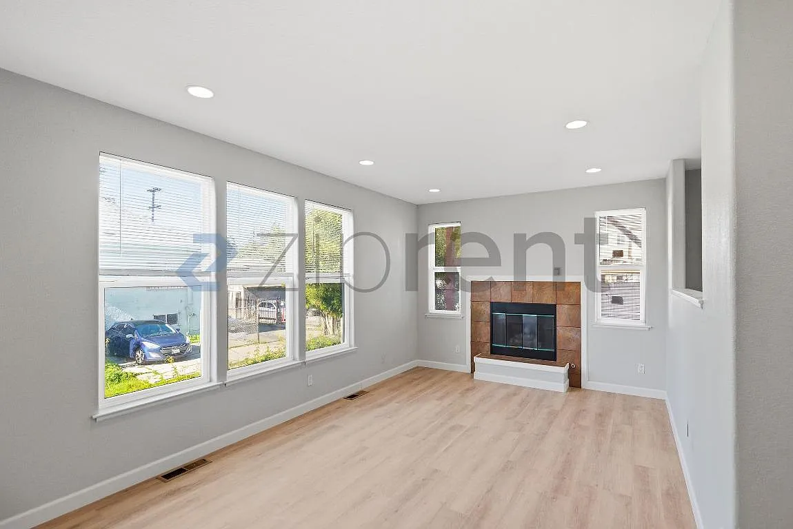 3 bed, 1074 sqft, $3,250 — Photo 4