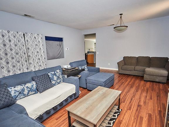 4th image of 14007 Castille St