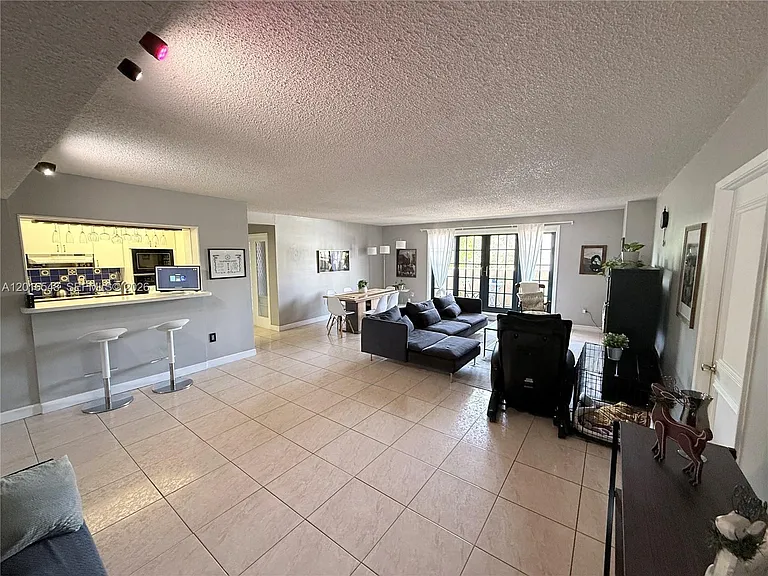 110 Salamanca Ave #PENTHOUSE — Photo 9