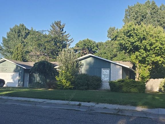2nd image of 2357 Oak Trail Dr