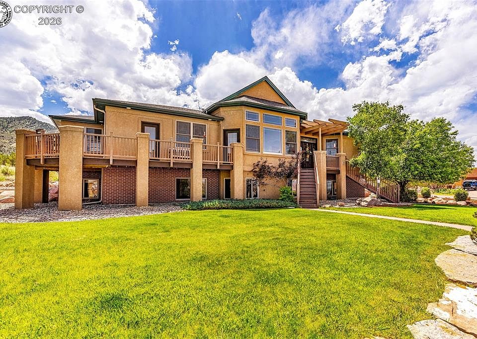 1st image of 38 Eagle Crest Dr