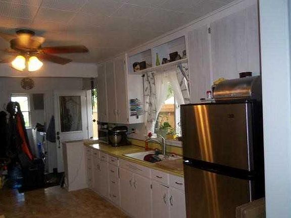5th image of 10310 E 101st St