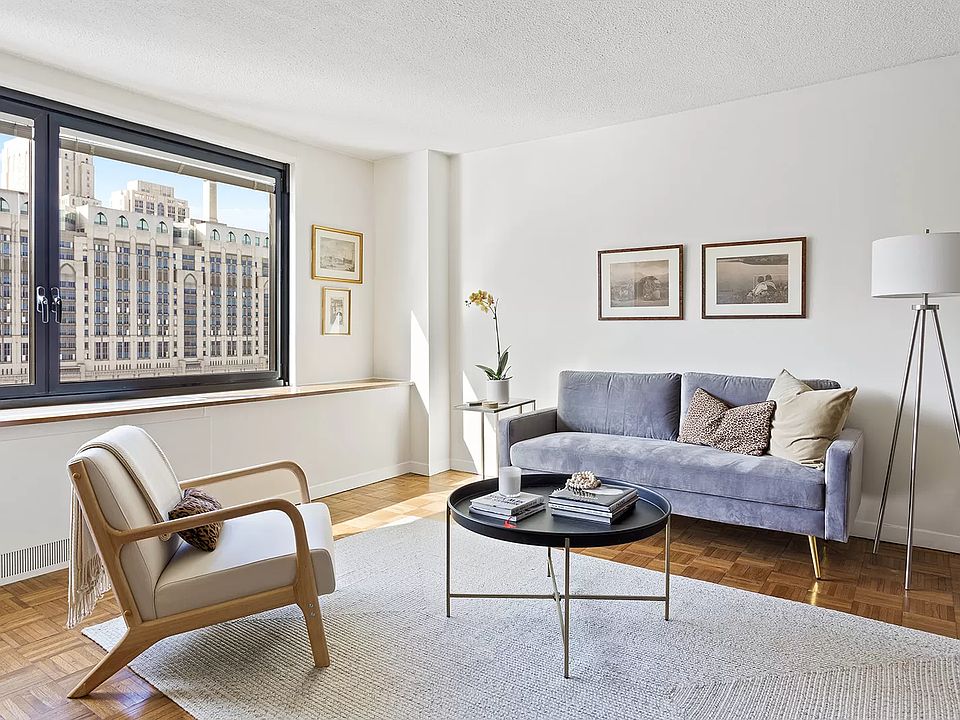 1st image of 531 Main St #722
