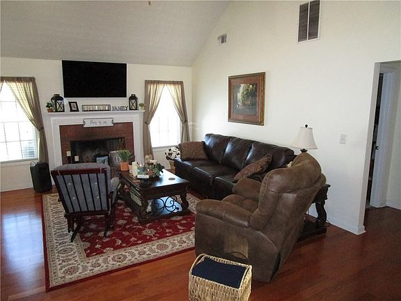 5th image of 908 Callee Dr