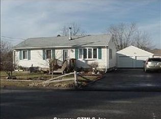 39 Iannotti Ln, Derby, CT 06418