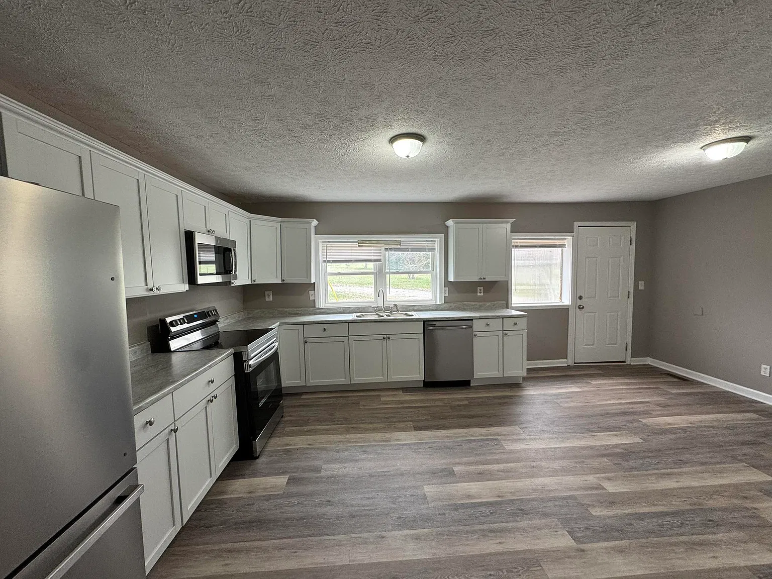 2 bed, $925 — Photo 4