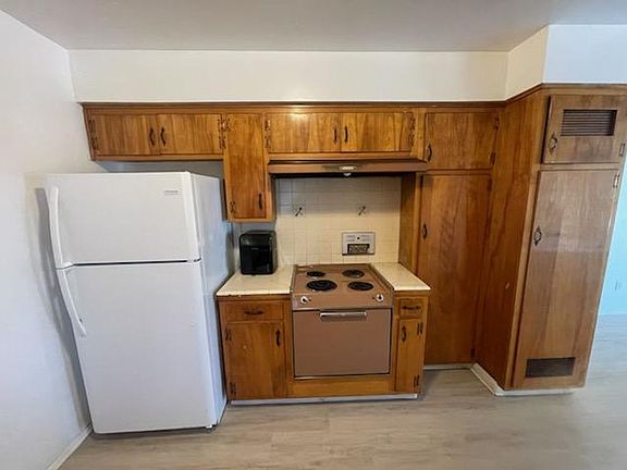 4th image of 2611 Bishop Dr APT F
