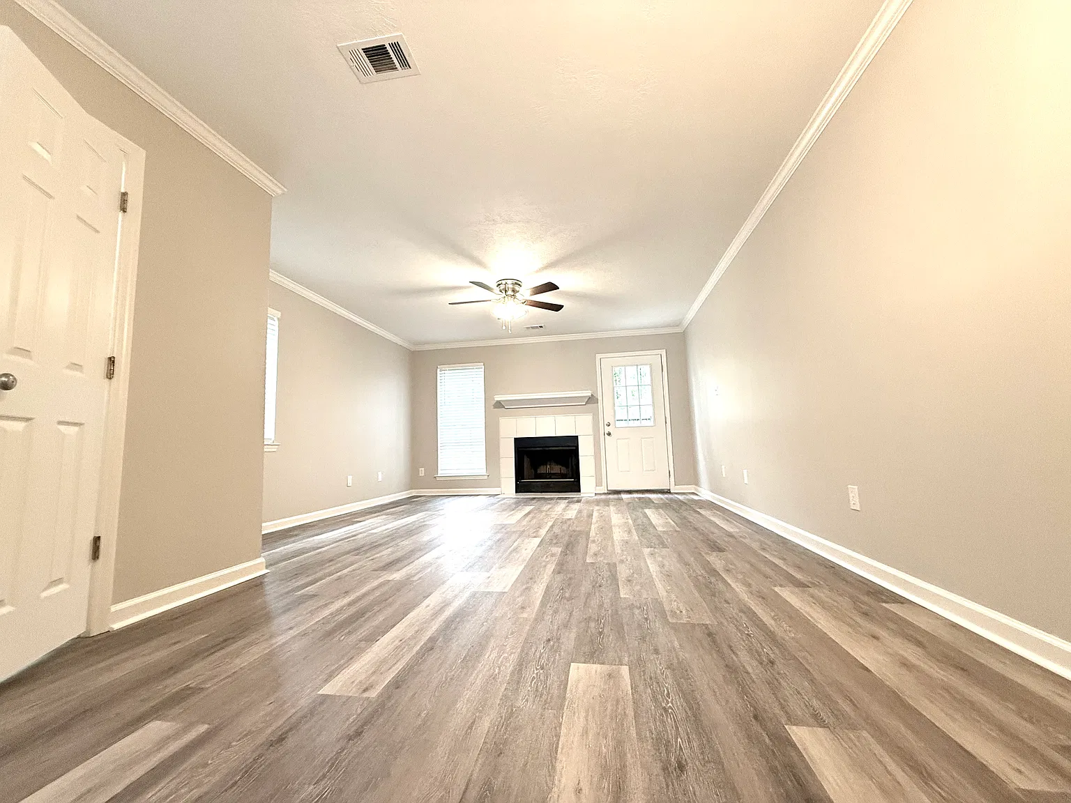 2 bed, 2.5 bath, 1192 sqft, $1,350 — Photo 3
