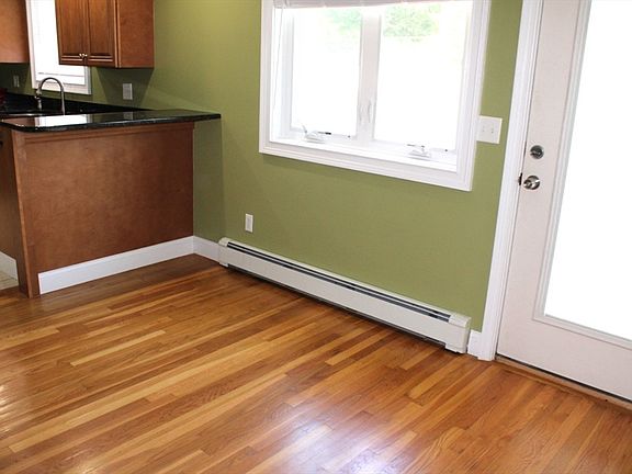 5th image of 21 Whitcomb Dr