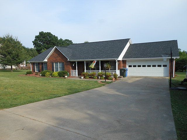 1st image of 107 Kimberly Ln