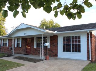221 E Okmulgee St, Morris, OK 74445