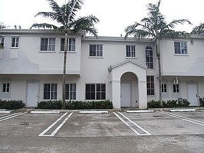 2nd image of 3930 SW 52nd Ave #D5