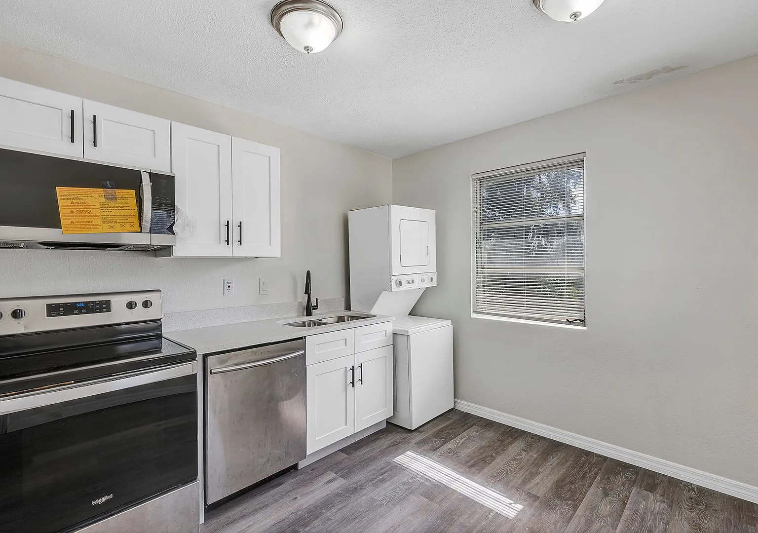 Discover Coastal Living at Its Finest: 751 Bellevue Unit 3, Daytona Beach - Your Dream Home Awaits! — Photo 4