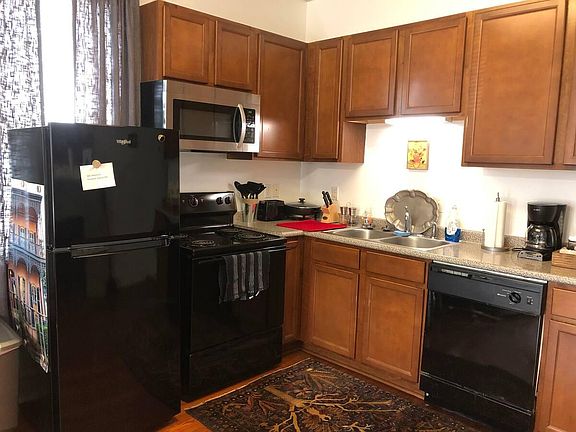4th image of 7709-11 Hickory St #7711