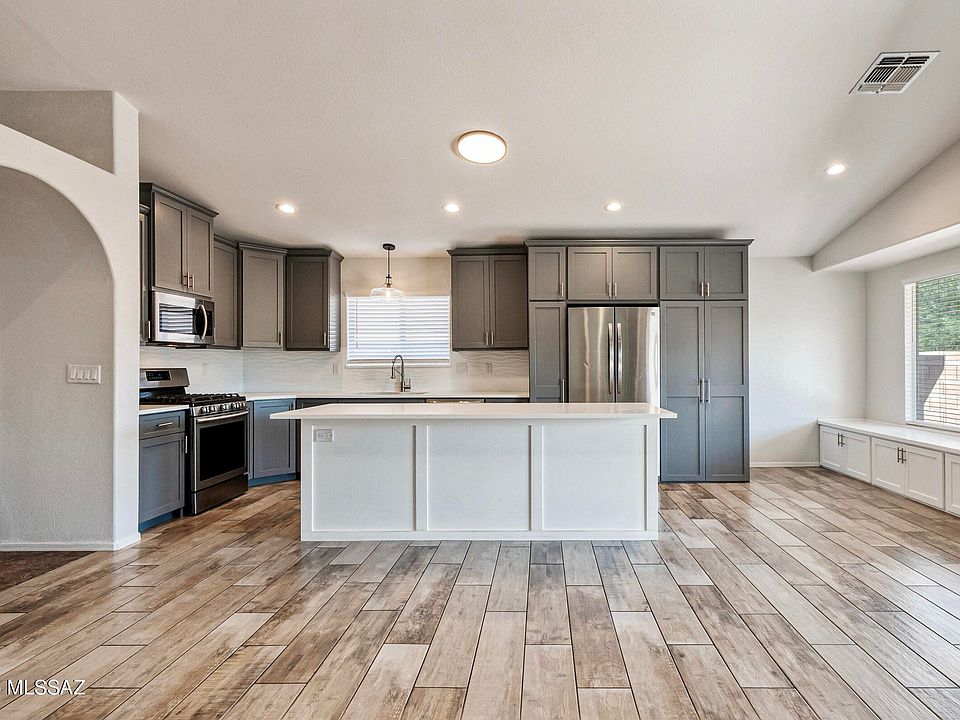 1st image of 3173 W Via Campana De Cobre