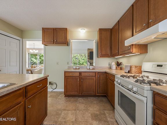 4th image of 10605 Rivermist Ln