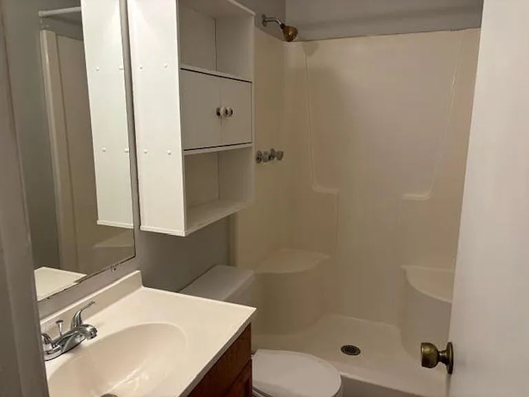 943 W Chatham St — Photo 9