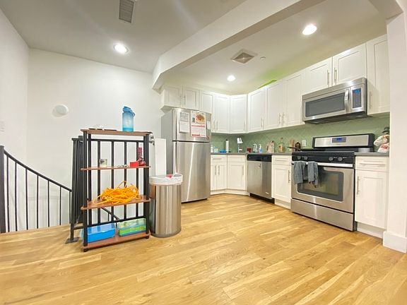 5th image of 126 Boerum St #1B