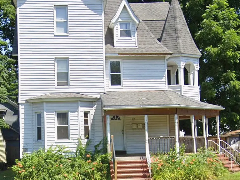 112 Burnham St #2 — Photo 1