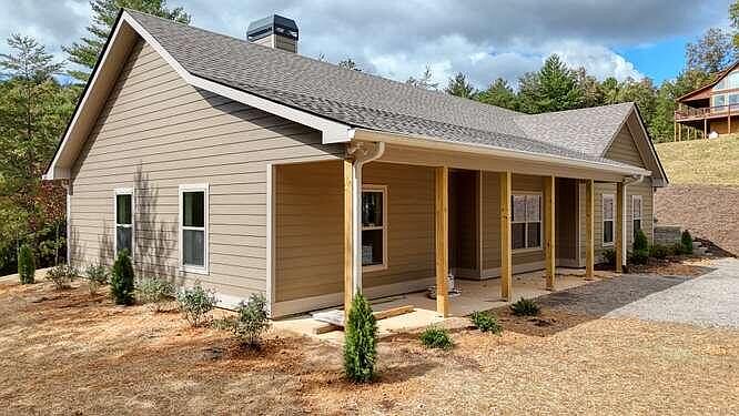 1st image of 579 Ray Dr