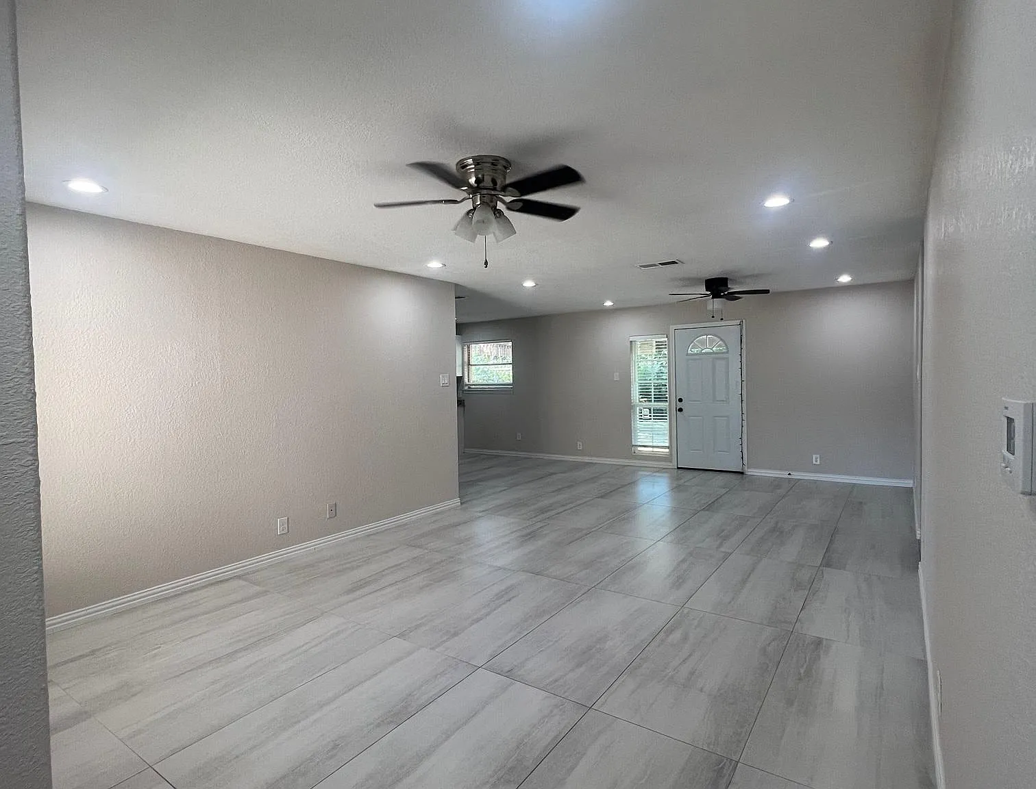 3 bed, 1350 sqft, $2,200 — Photo 4