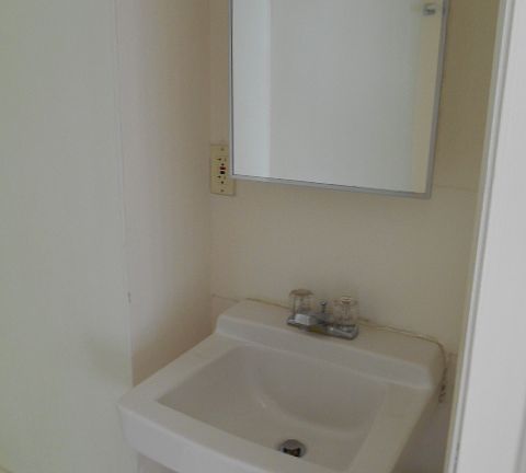 4th image of 1116 E 5th St