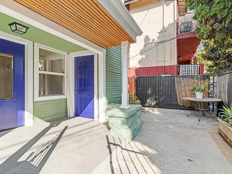 1071 Laguna Ave #1071 — Photo 4