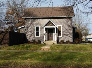 402 W 3rd St, Rochester, IN 46975