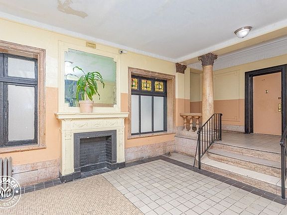 3rd image of 270 Parkside Ave #4DX