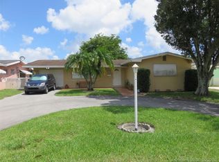 1121 NW 87th Way, Pembroke Pines, FL 33024