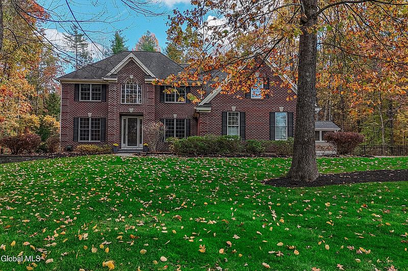 2nd image of 28 Winding Brook Drive