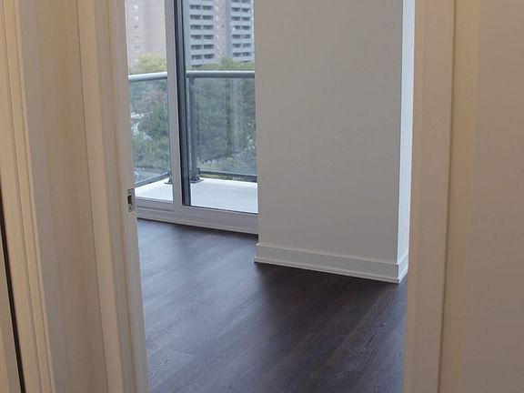 4th image of 2825 Jane St #704