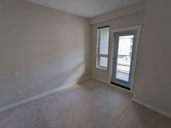 5th image of 9877 University Cres #502