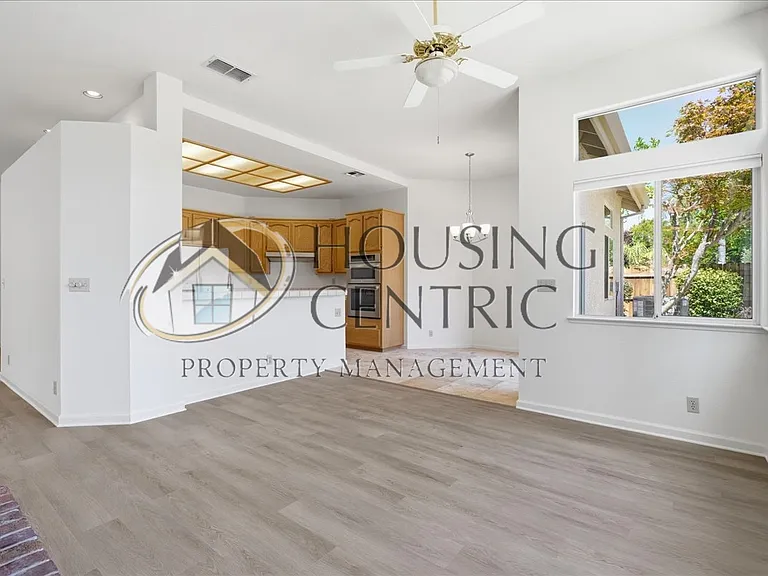 108 Pembury Way — Photo 14