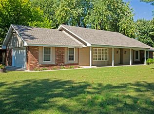 2707 S Highland Cir, Rogers, AR 72756