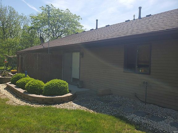 5th image of 720 Shoreland Ct #A