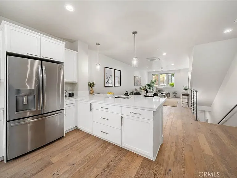 2478 Victoria Ave #104 — Photo 25