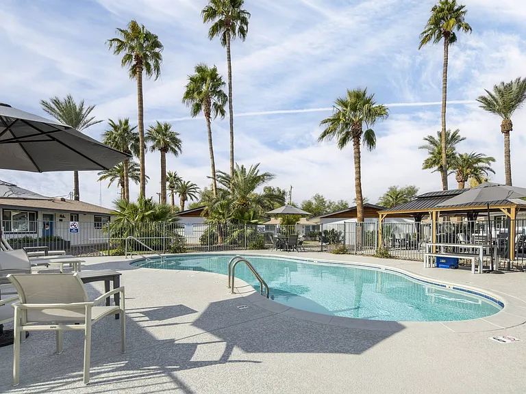 Modern patio home, pet friendly resort living in Arcadia at Urban Falls. — Photo 10