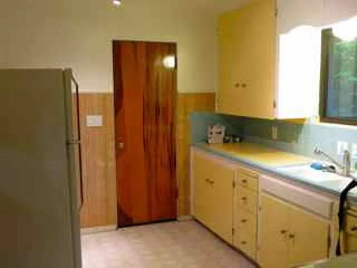 13229 Des Moines Memorial Dr S photo 1