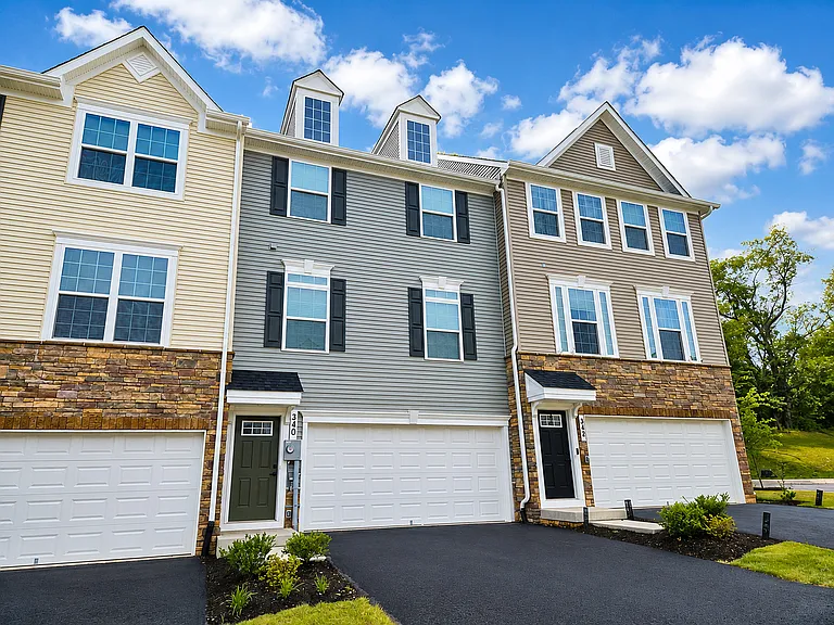 340 Paca Gardens Ln — Photo 2