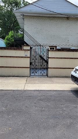 1st image of 257 Cherokee St APT 4