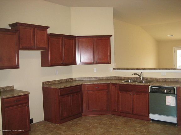 5th image of 2487 Madeline Ln
