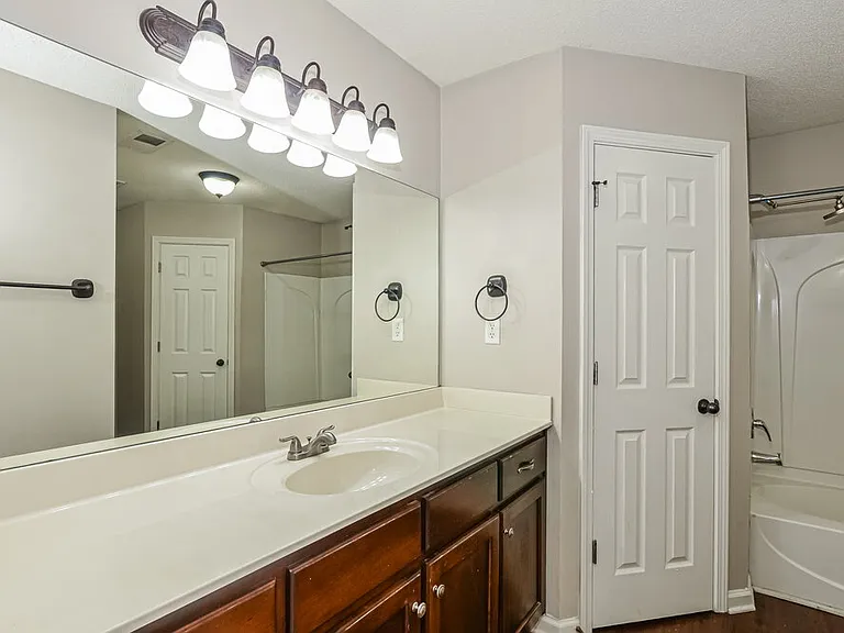 4313 Genevieve Dr — Photo 11